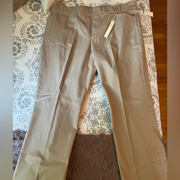 Gloria Vanderbilt straight leg pants size 18 biscuit - Picture 4 of 4